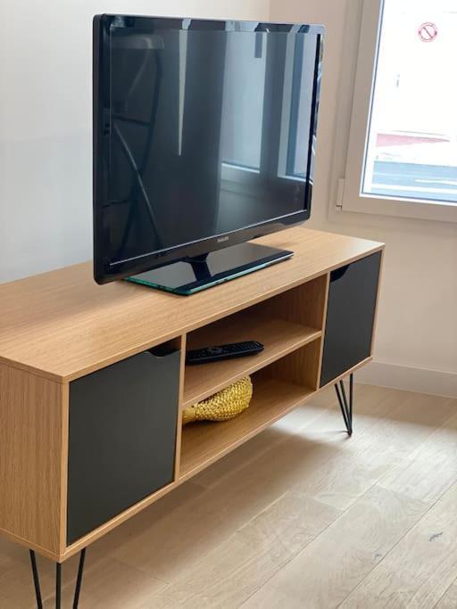 Brand New 1 Bedroom Flat With Parking- 5 Min Paris Pte De Versailles Issy-les-Moulineaux Exterior foto